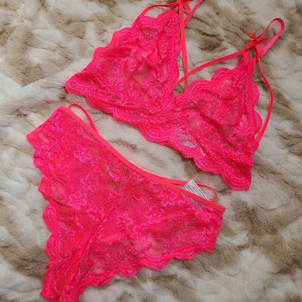 Pink lacy strappy bra and panties set L - Picture 2 of 5